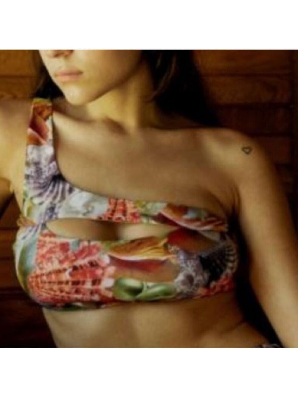 URBAN OUTFITTER’S “HOSBJERG” Fulon Shell Print Bikini Top Size S. NWT!